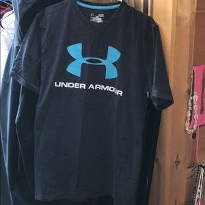 Under Armour t-shirt